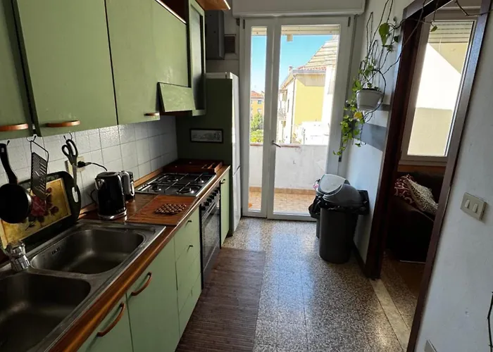 3 Minutes From Train בית הארחה *