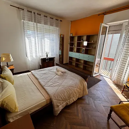 3 Minutes From Train Местре