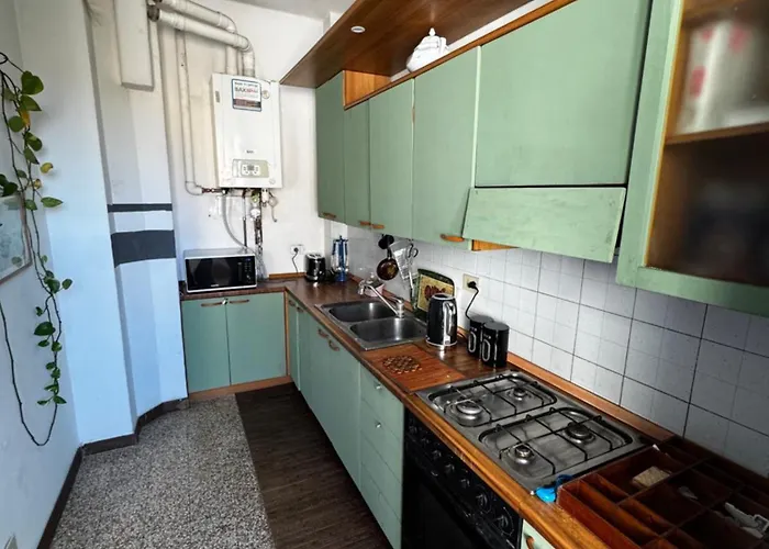 3 Minutes From Train Mestre